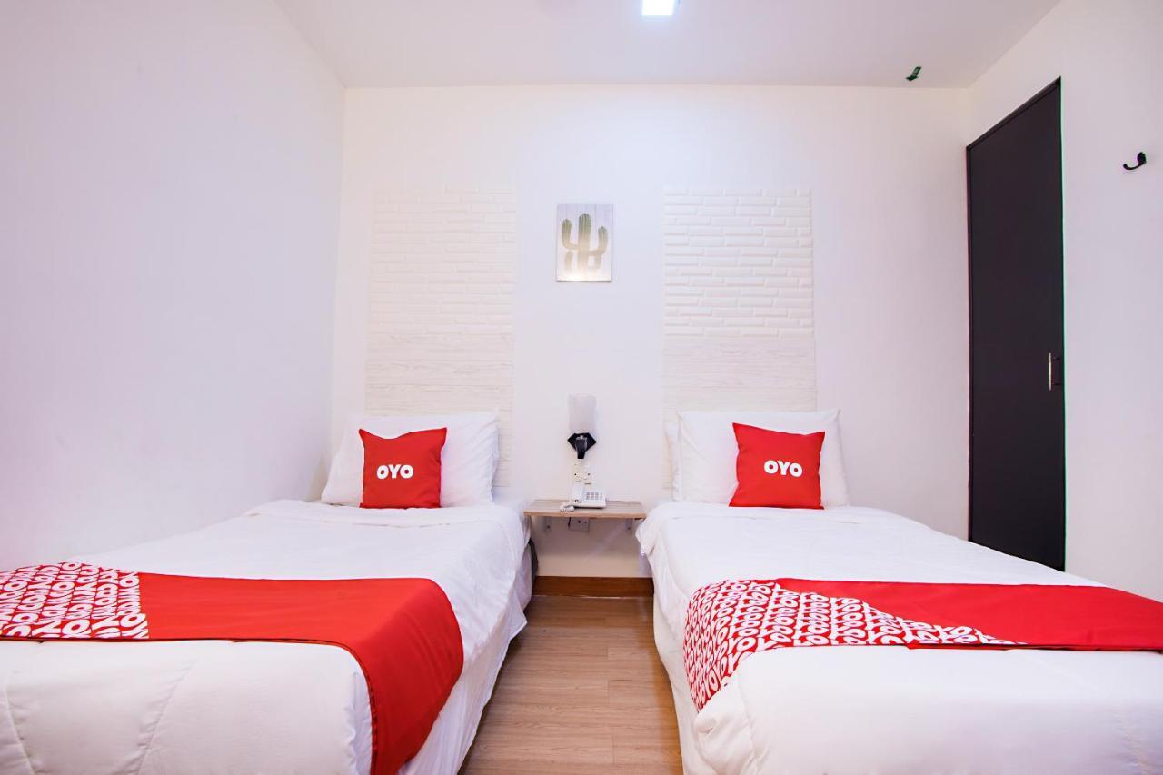 פטלין ג'איה Oyo 43963 T Signature Hotel מראה חיצוני תמונה